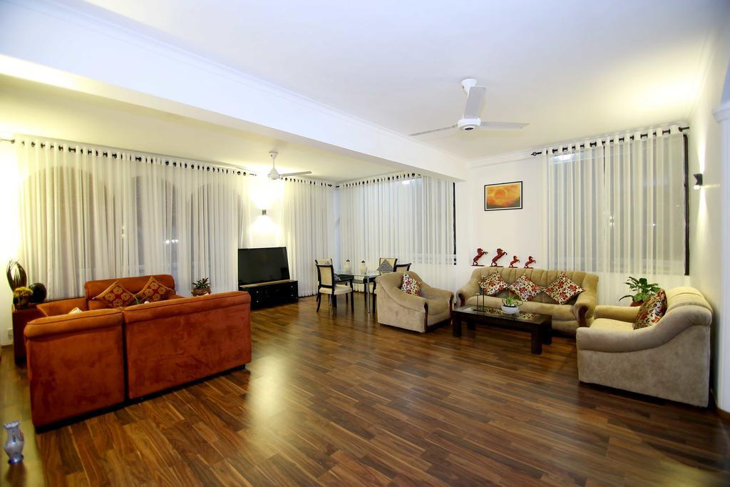 Hillcrest Villa Перадения Екстериор снимка