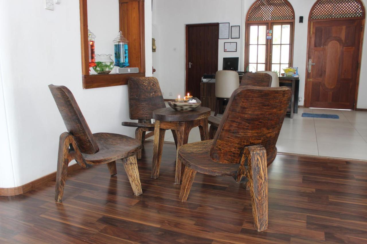 Hillcrest Villa Перадения Екстериор снимка